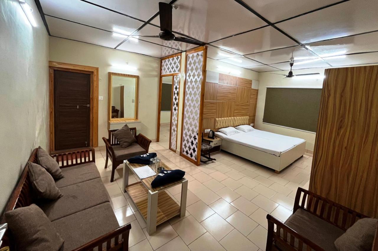 Pops Resort Pālampur Εξωτερικό φωτογραφία