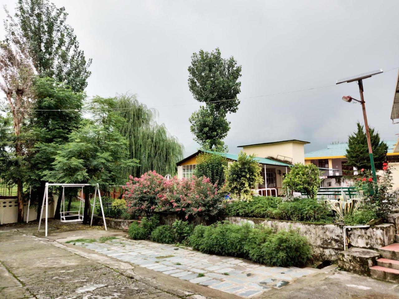 Pops Resort Pālampur Εξωτερικό φωτογραφία